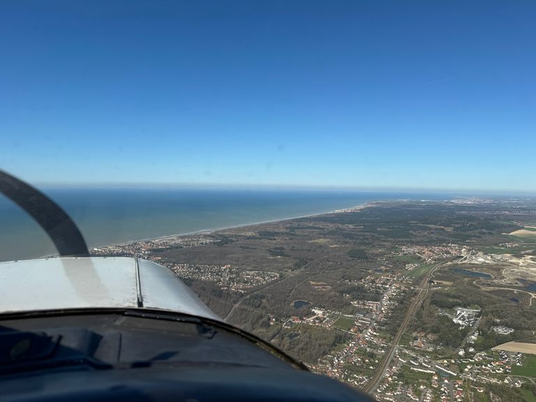 Flying a Cessna 152 in fantastic visibility